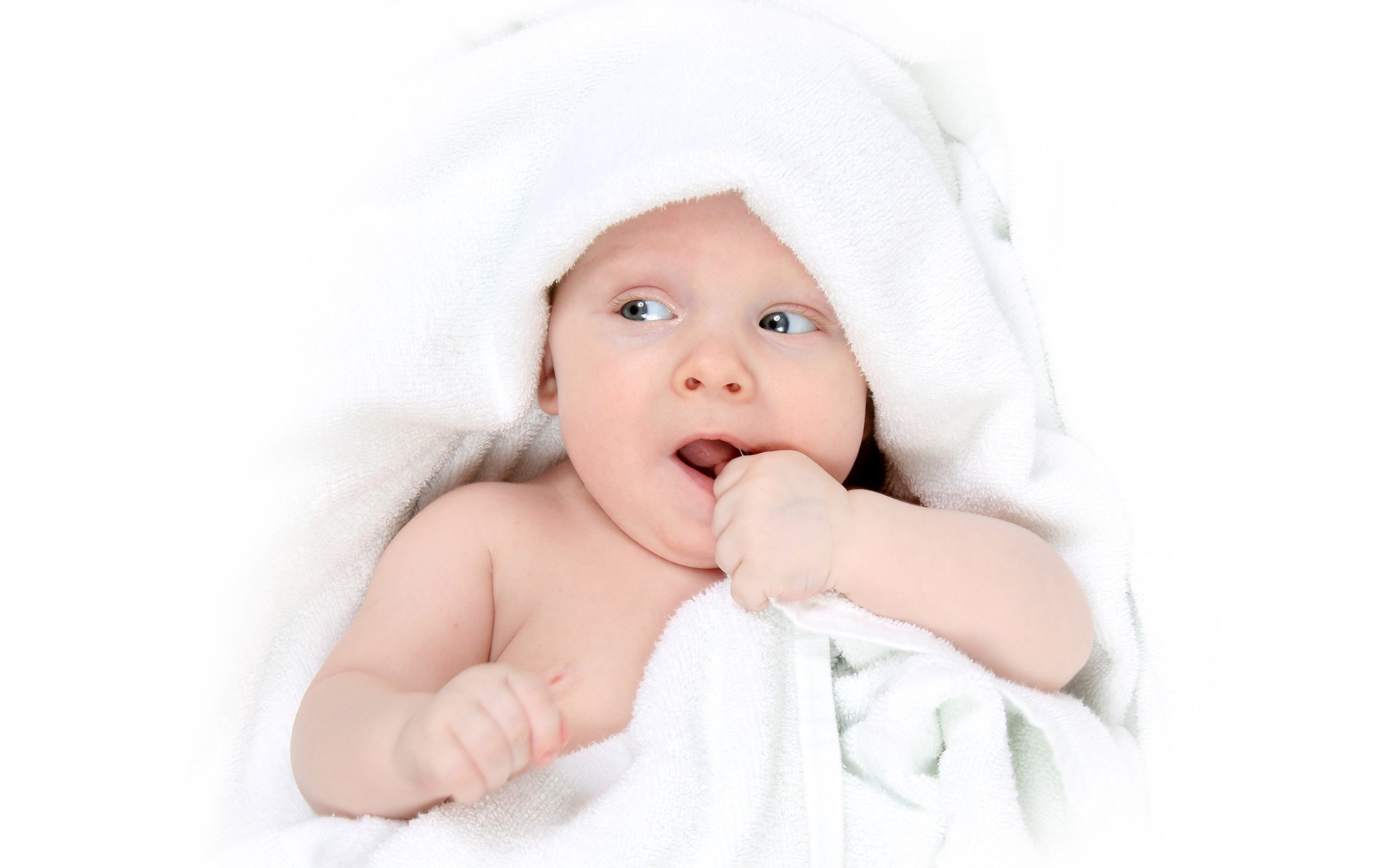 泰州正规借卵捐卵女孩面对宝宝的耳屎该如何清理？